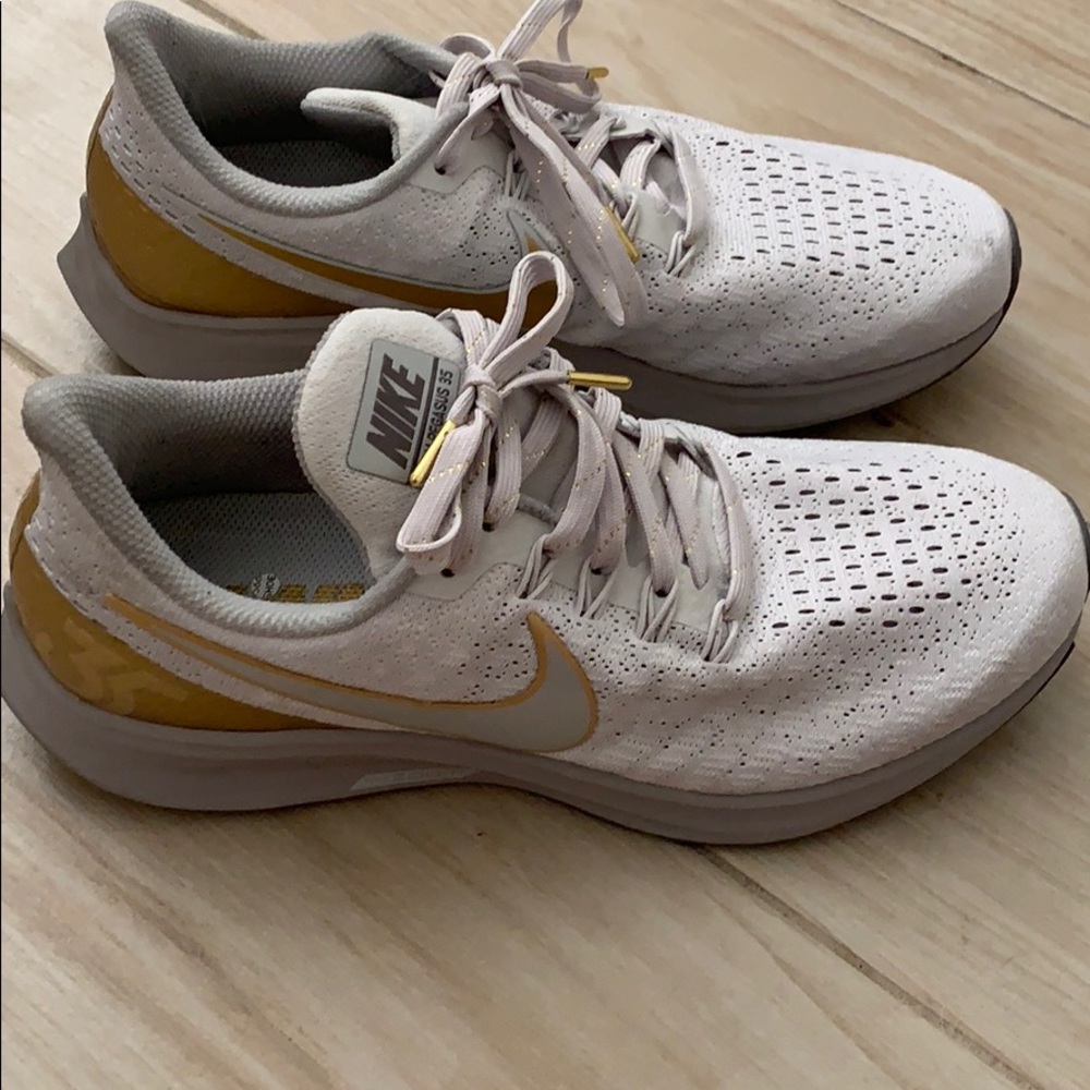 Nike Tennis Shoes